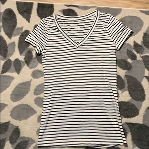 NWOT Striped Mossimo V-Neck T-Shirt